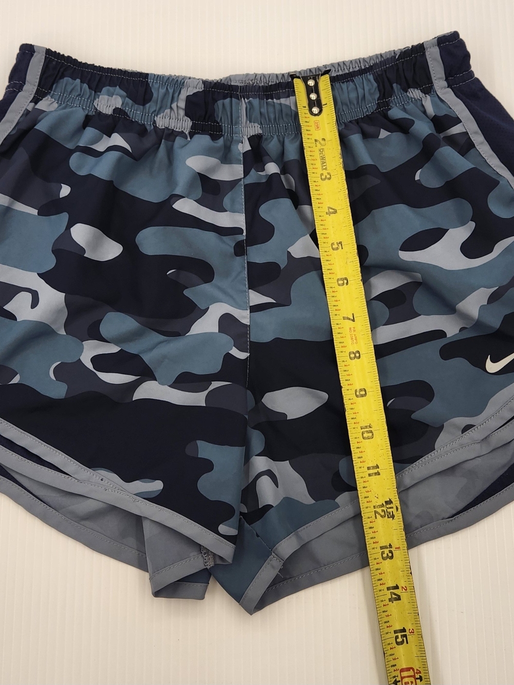Nike Women’s Blue Camo Athletic Shorts - Picture 3 of 9